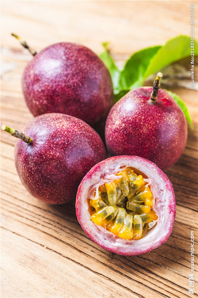 黄金百香果！果香浓郁，爆汁香甜，一口沦陷，开启舌尖热带之旅！